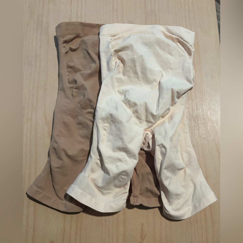 Skims Sculpting Maternity Shapewear - Picture 2 of 9